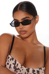 Fly Me Out Sunglasses - Black/Smoke